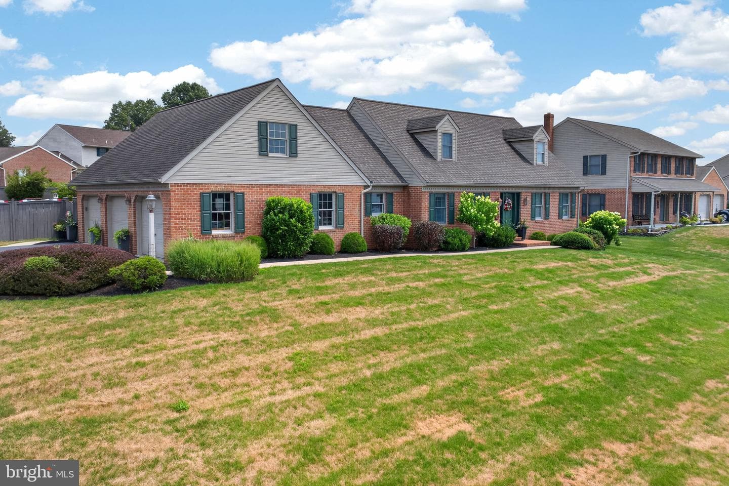 695 Sue Drive photo 4