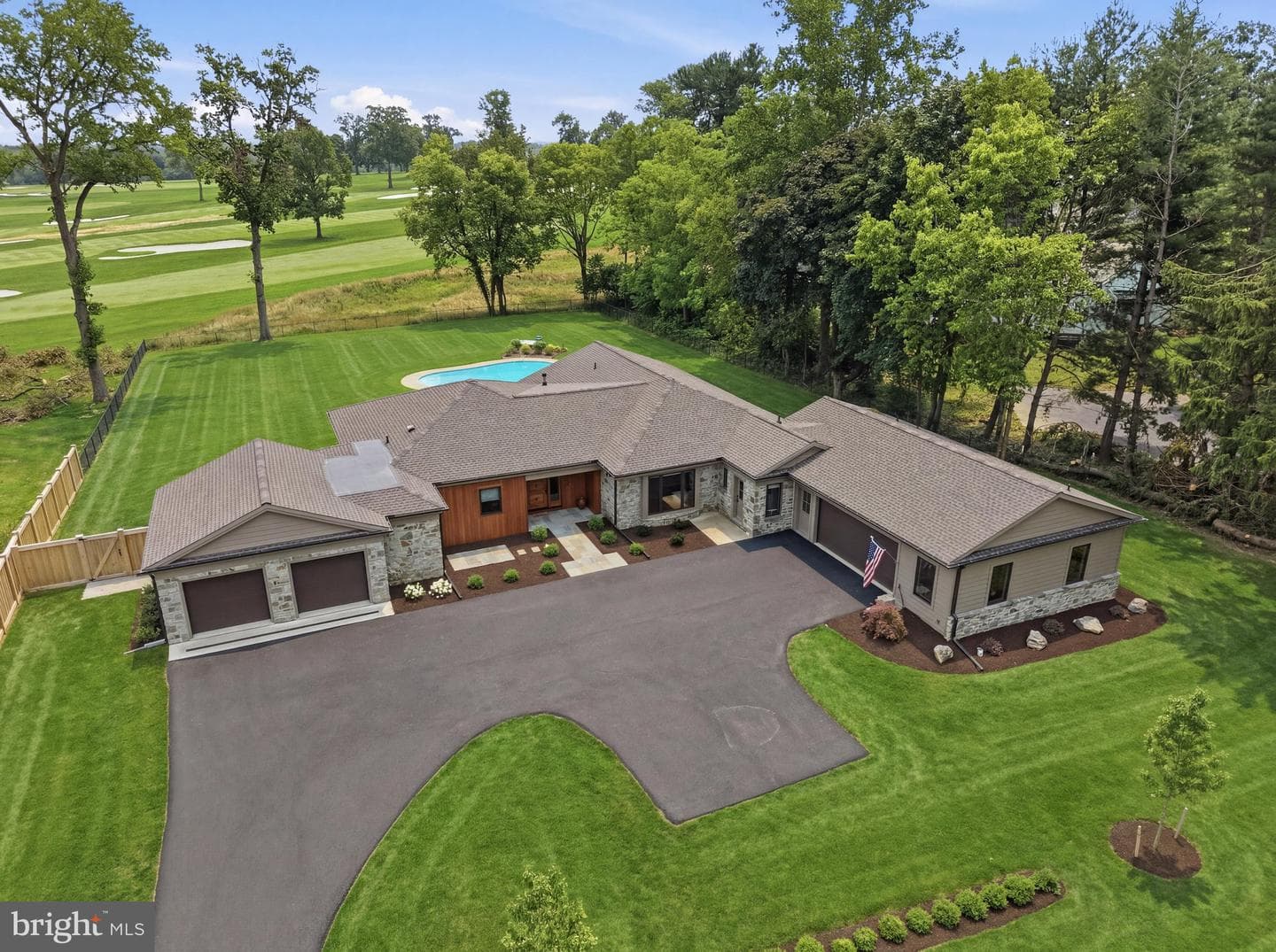 1536 New Holland Pike photo 4