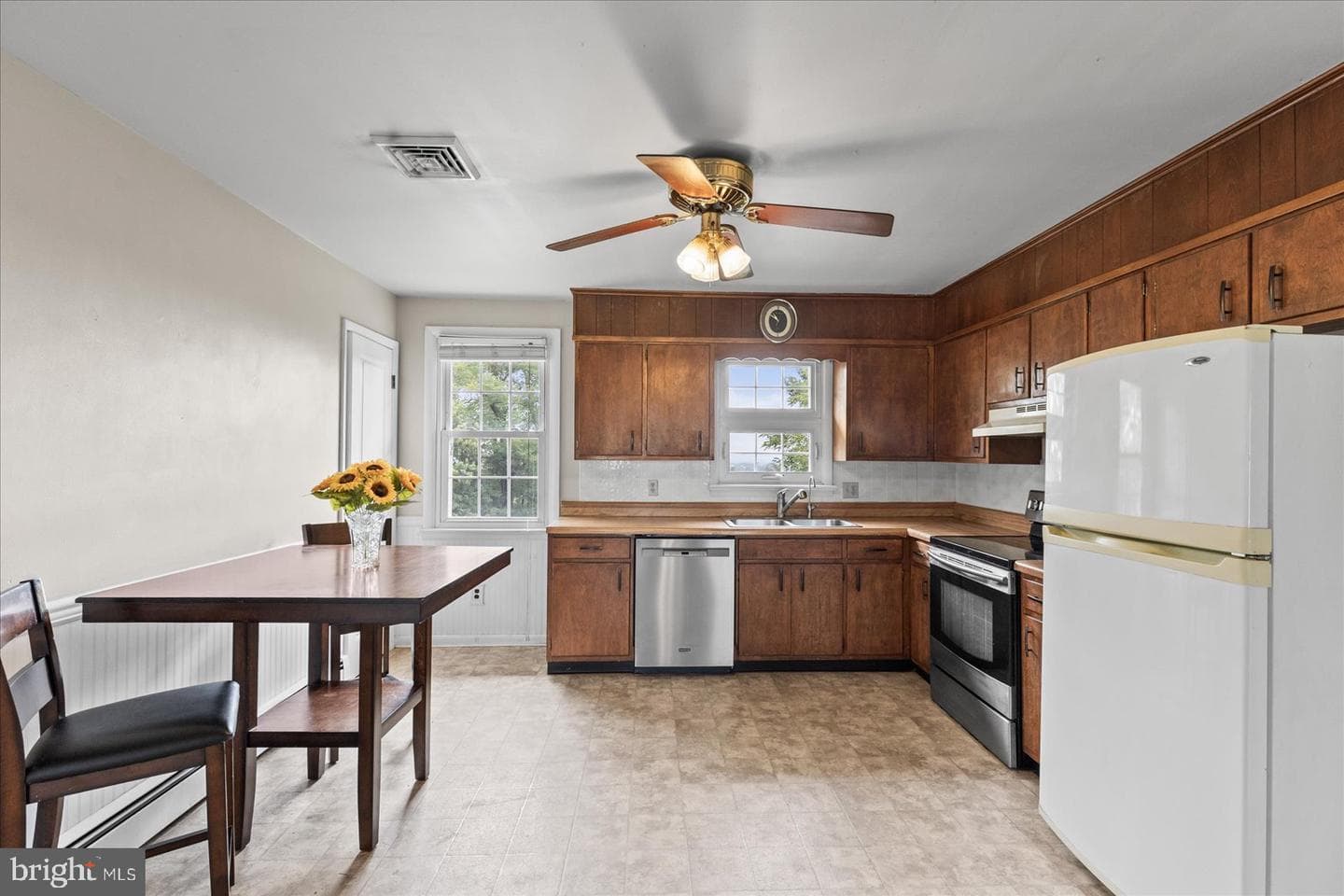 1562 Ridge Road photo 12