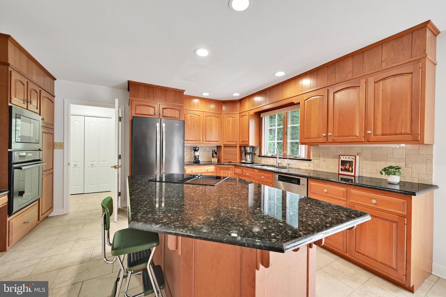 1318 Beaconfield Lane photo 9