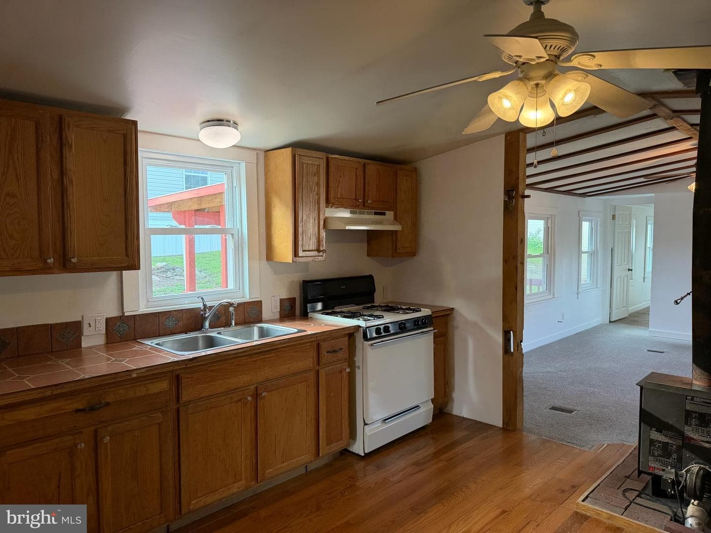 309 Poplar Lane photo 10
