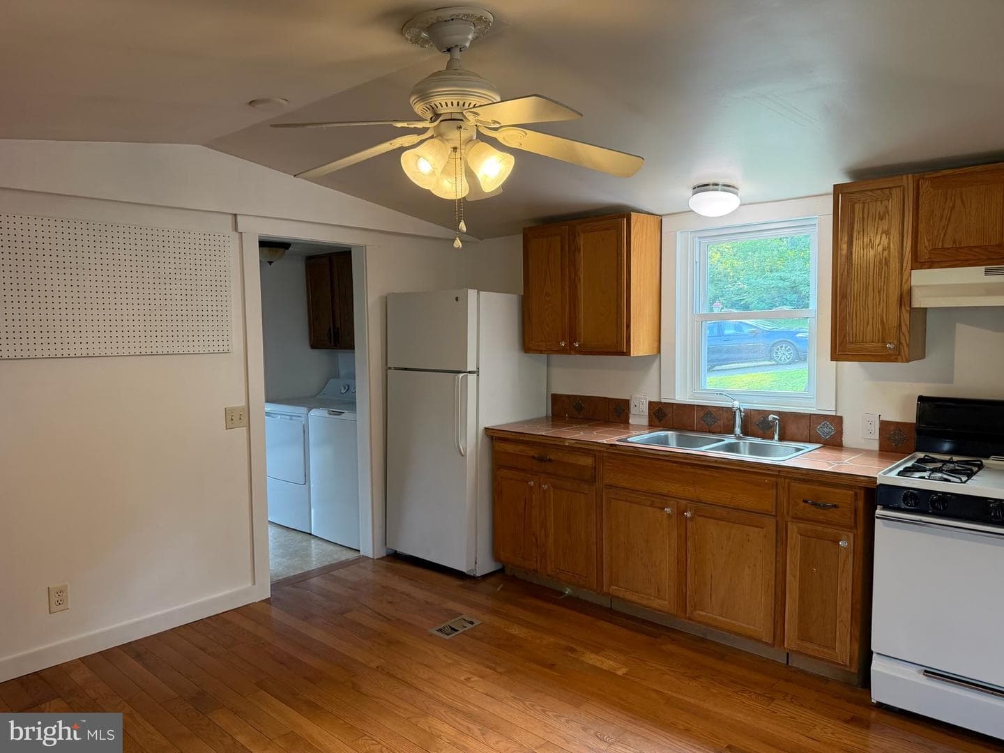 309 Poplar Lane photo 11