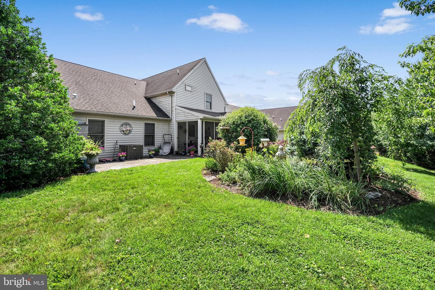 1066 Cambridge Drive photo 36