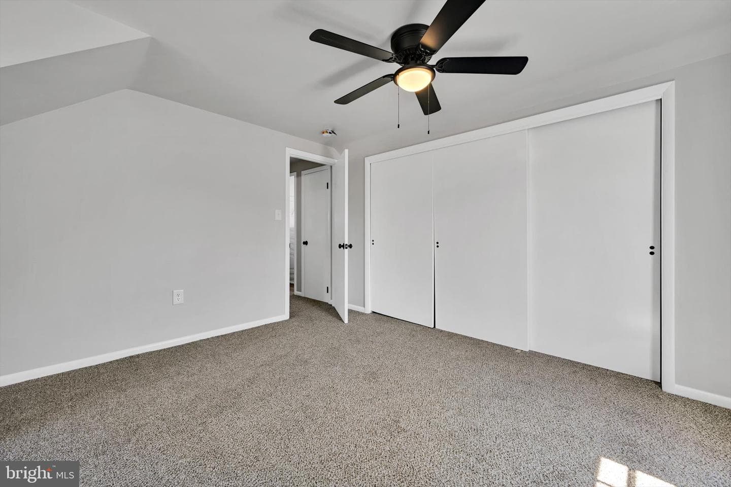 143 S Oak Street photo 13