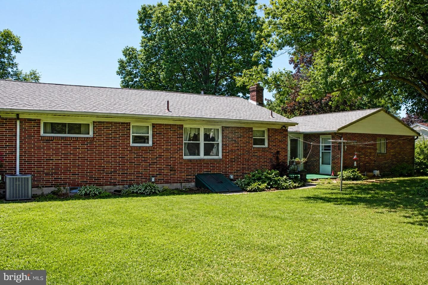 625 Hampden Road photo 5