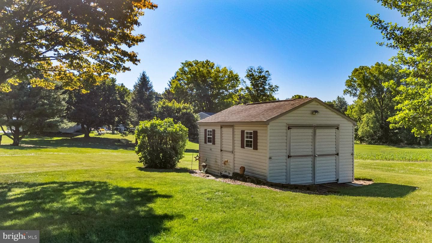 723 Penn Avenue photo 29