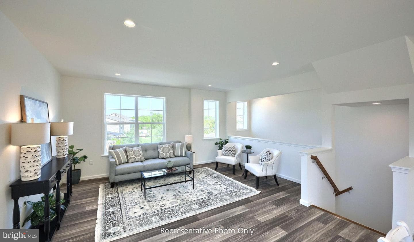 17 Arcadia Drive photo 3