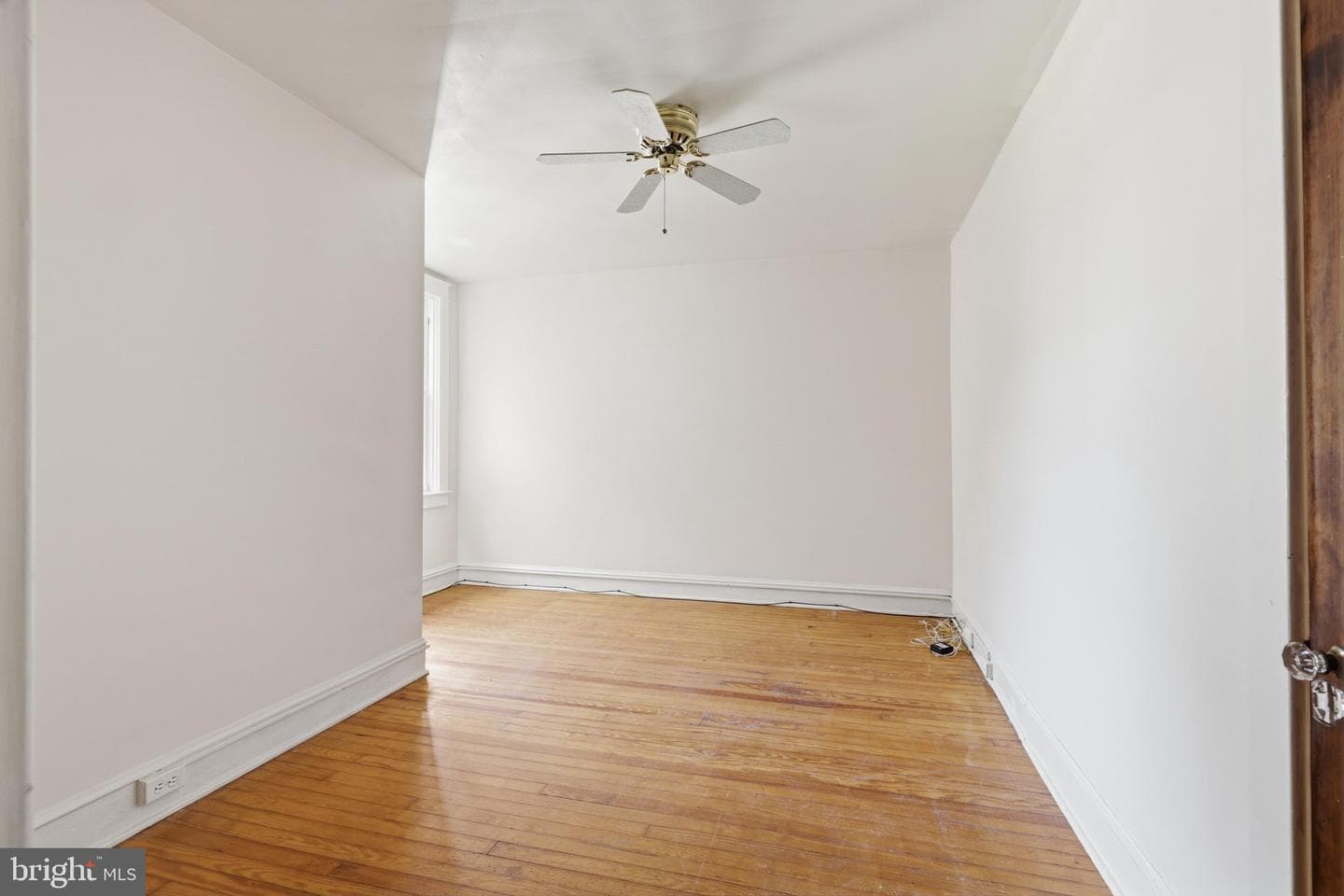 559 W Walnut Street photo 20