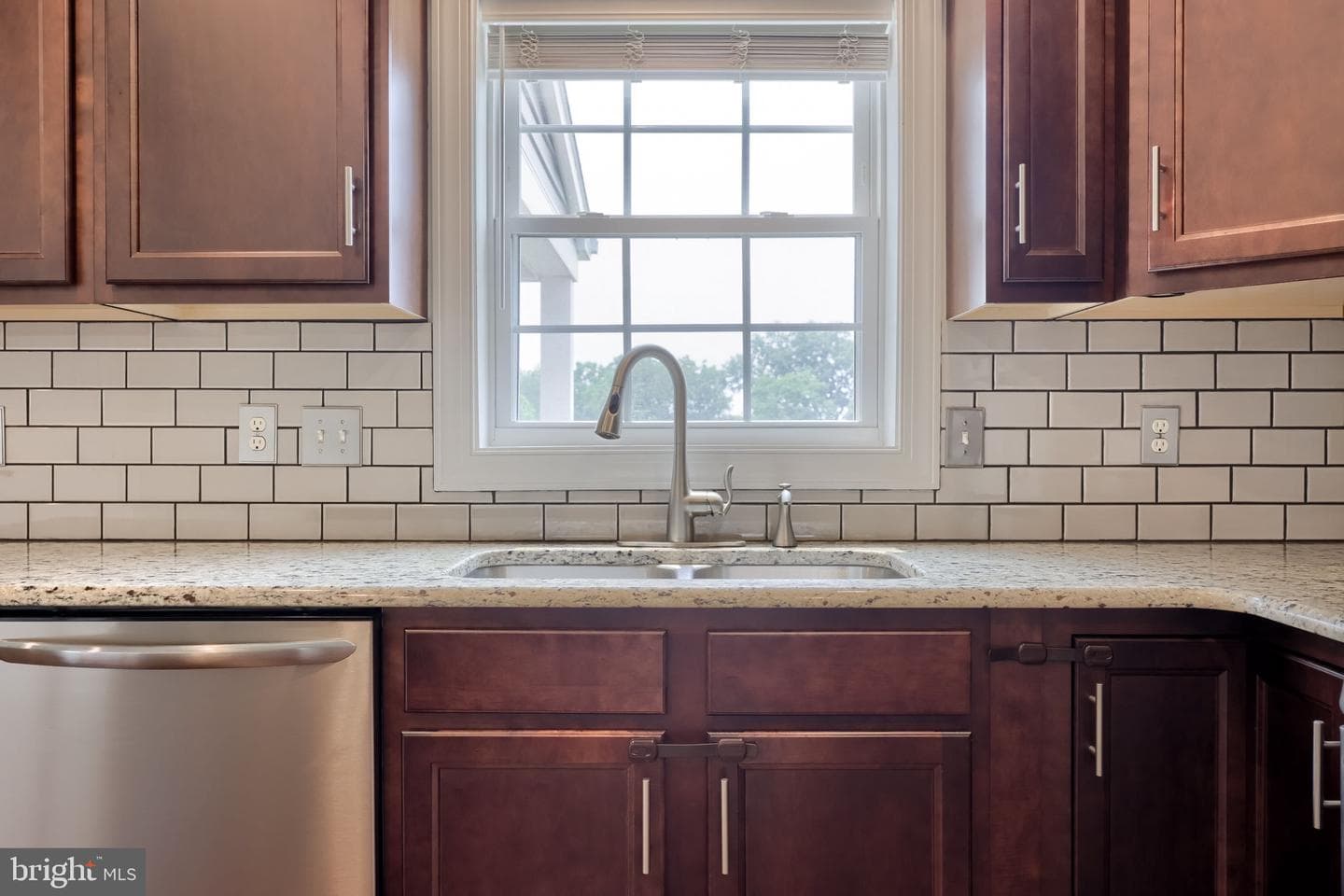 233 Loghes Drive photo 20