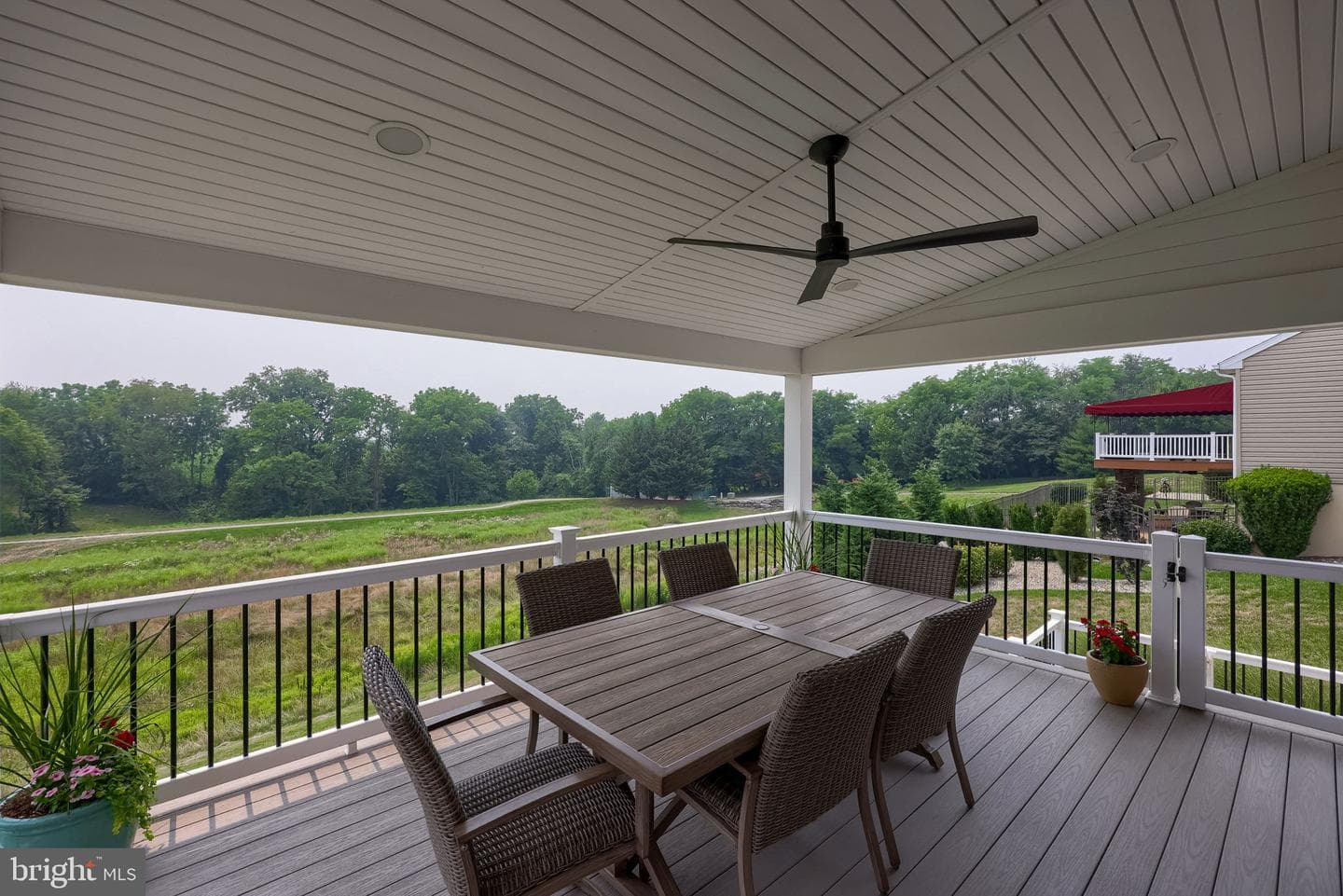 233 Loghes Drive photo 29