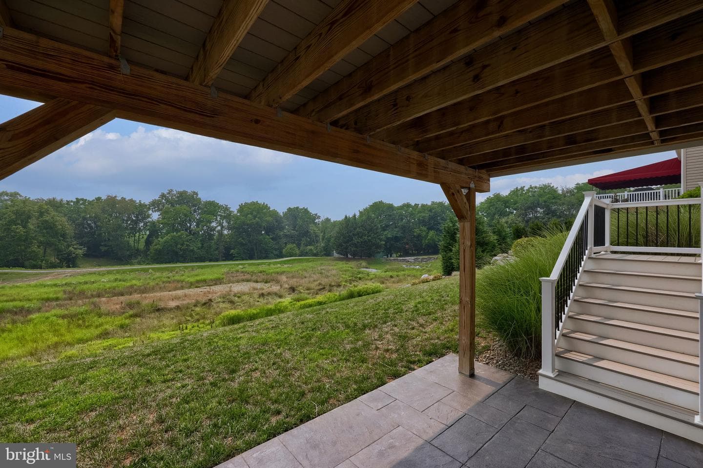 233 Loghes Drive photo 32