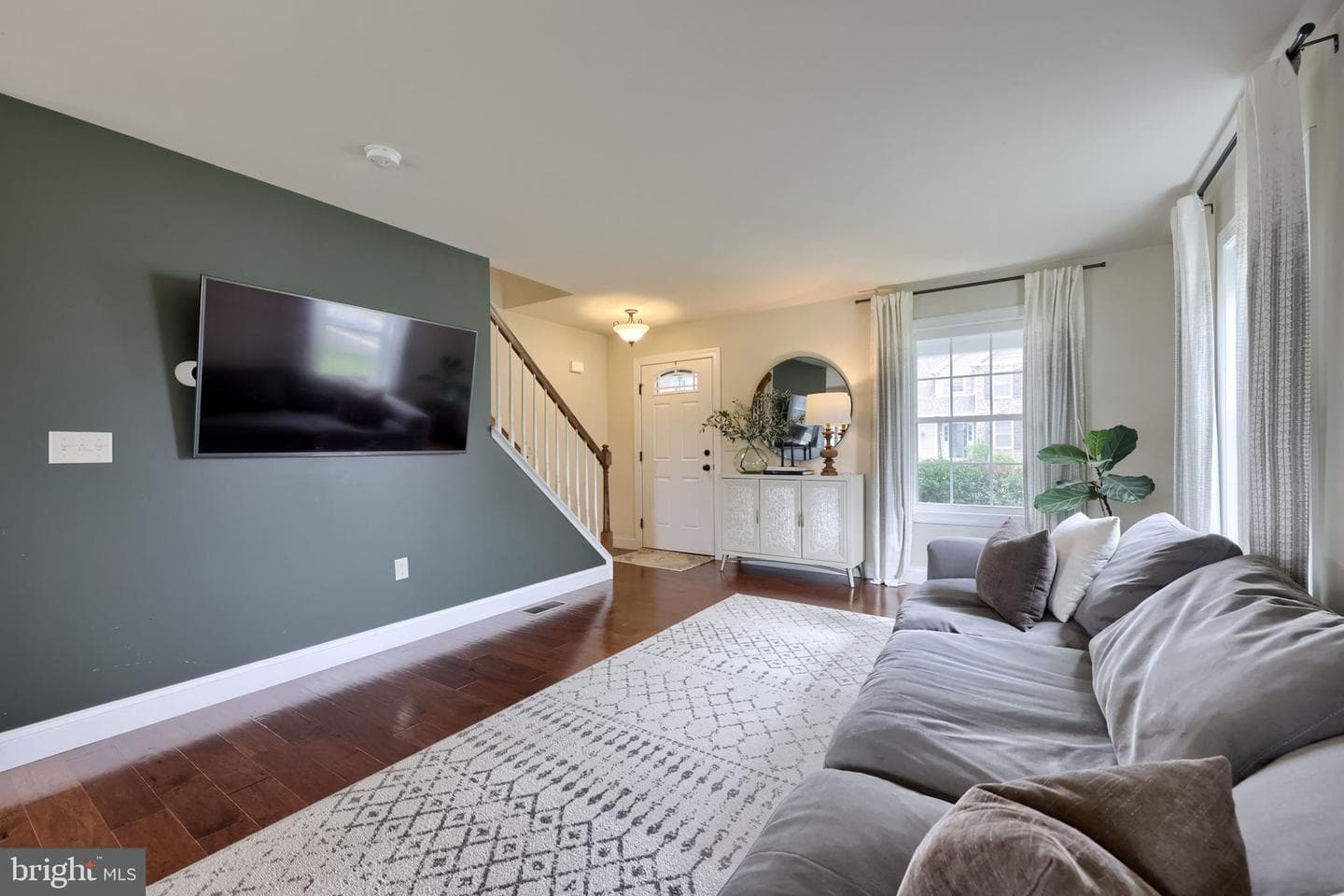 233 Loghes Drive photo 7