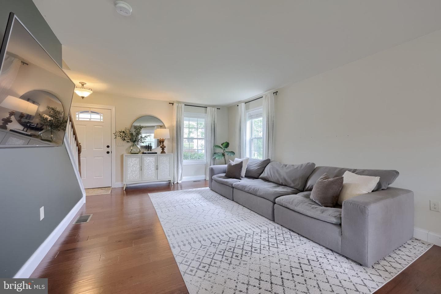 233 Loghes Drive photo 8