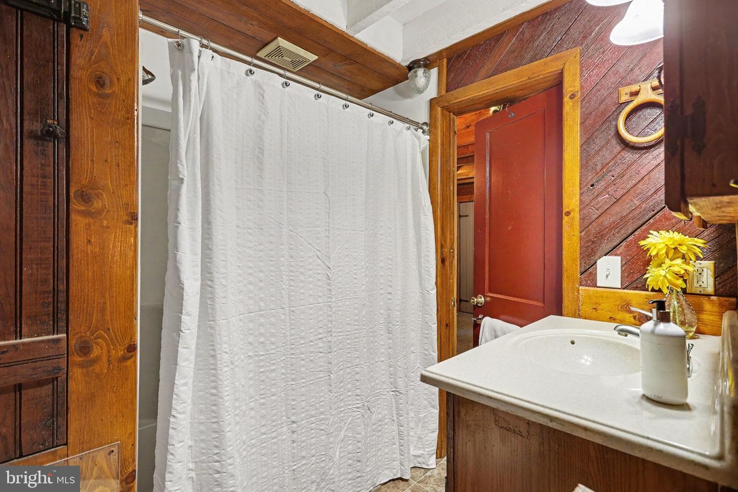 318 Linden Street photo 10