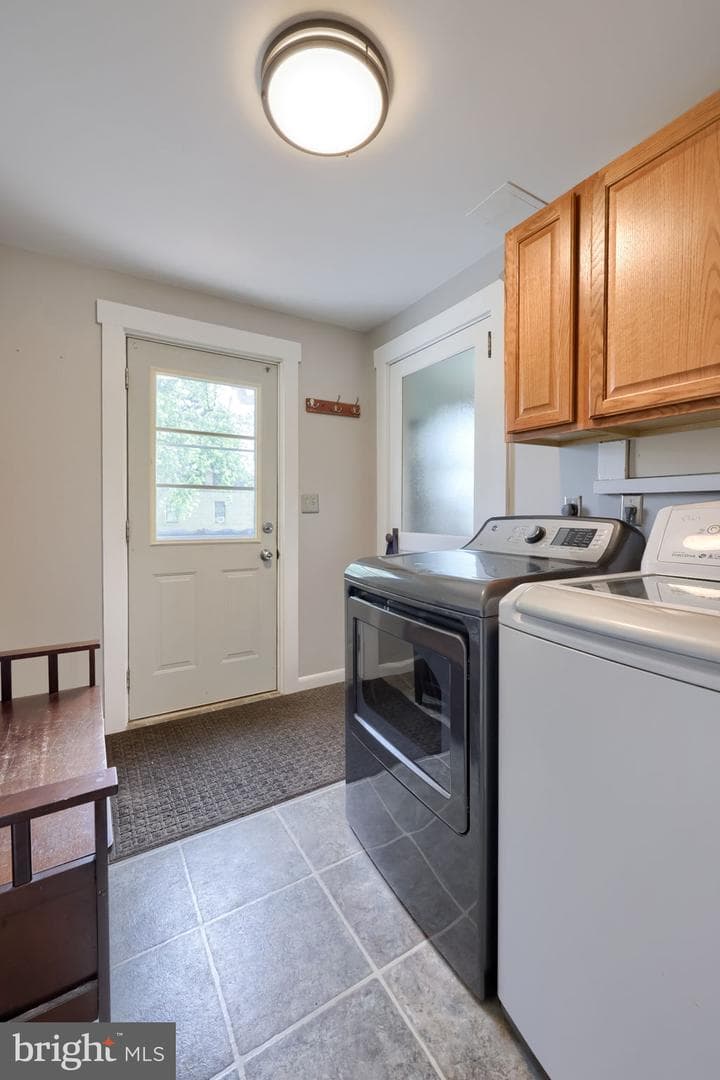 6045 Pine Street photo 28