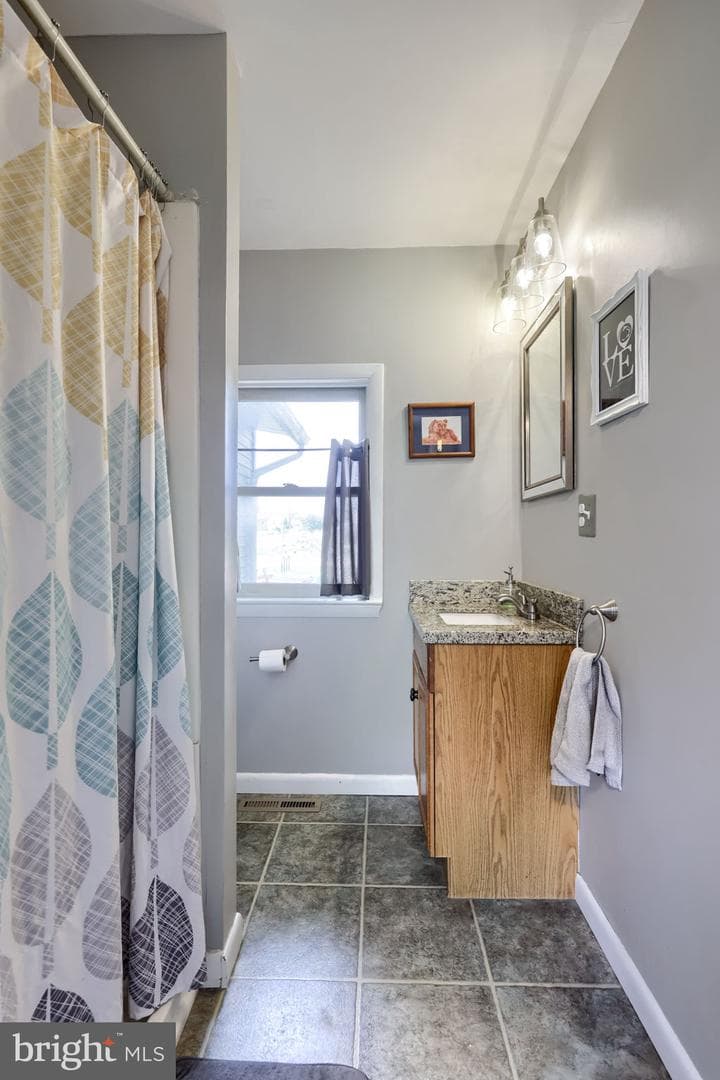 6045 Pine Street photo 29