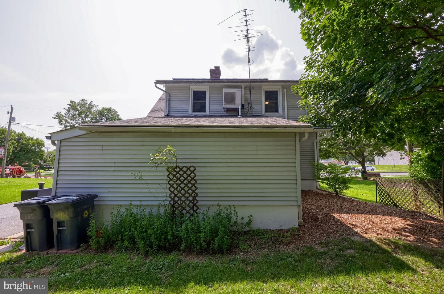 6045 Pine Street photo 46