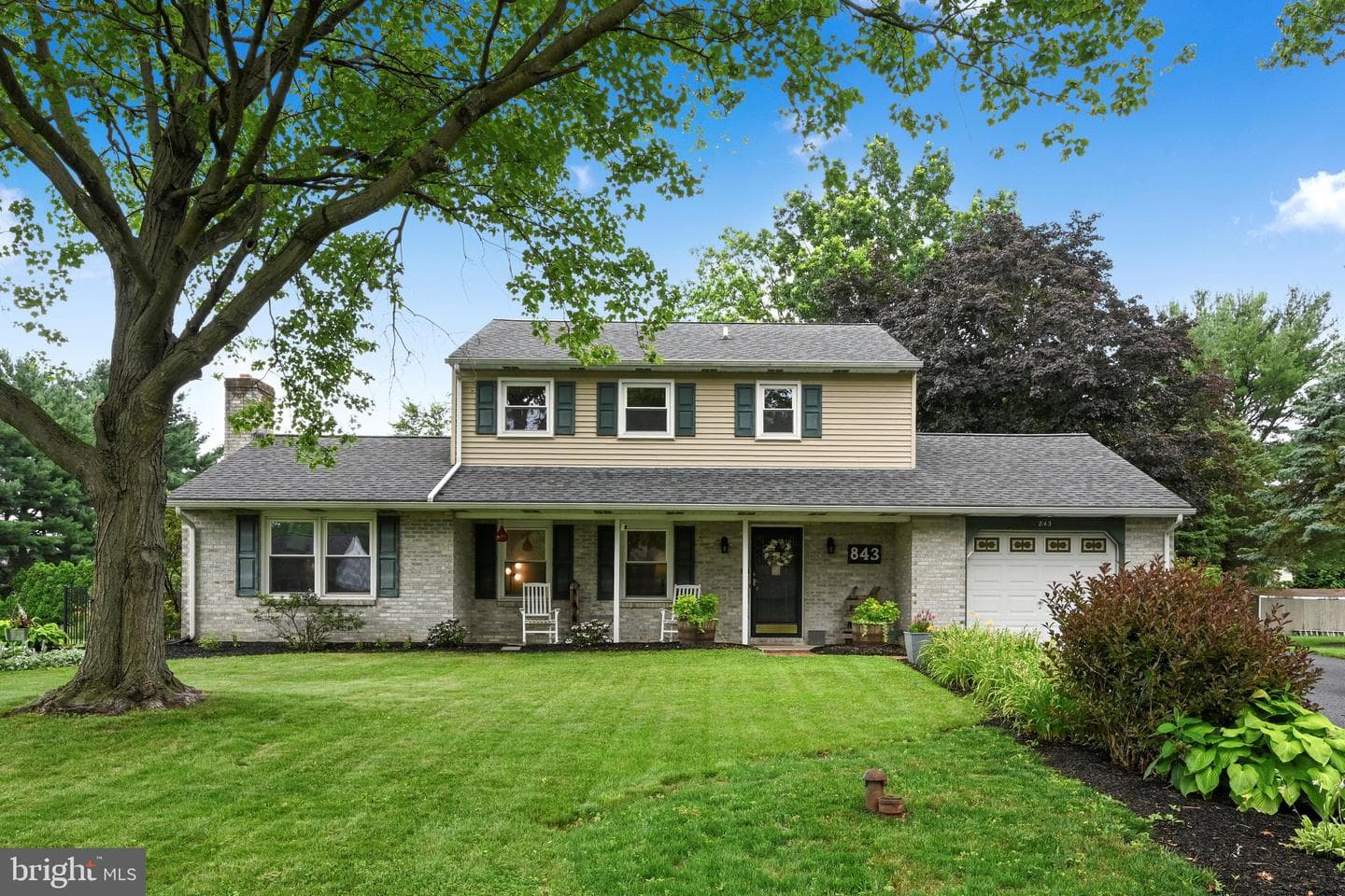 843 Douglas Drive photo 1