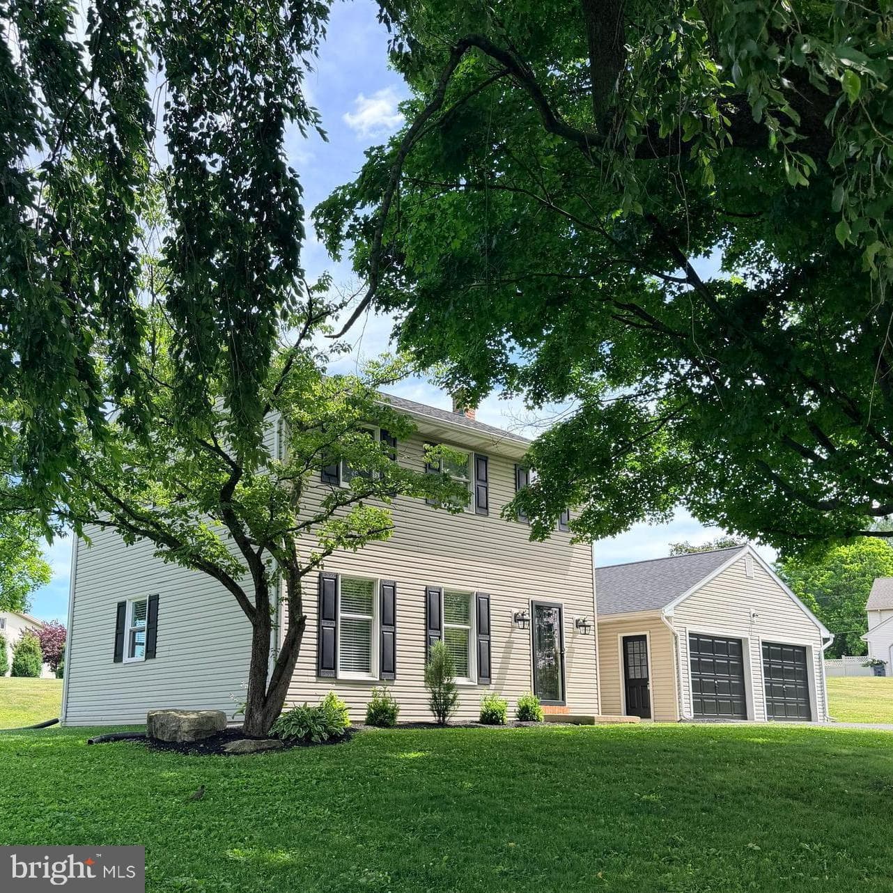 23 Sherrard Drive photo 1