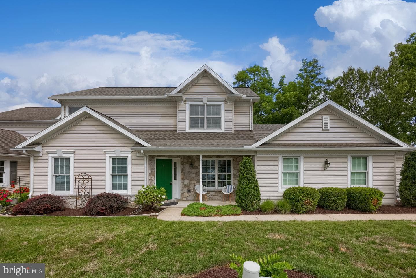 24 Hemlock Drive photo 1