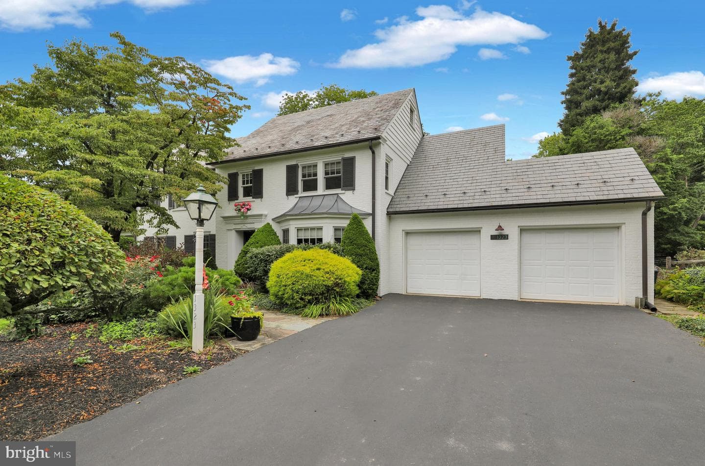 1323 Quarry Lane photo 1