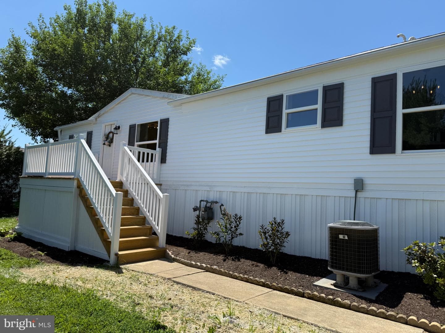 203 Oakfield Court W photo 1