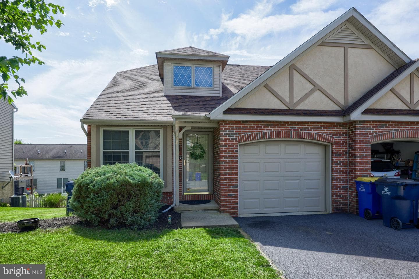 108 Hawk Lane photo 1