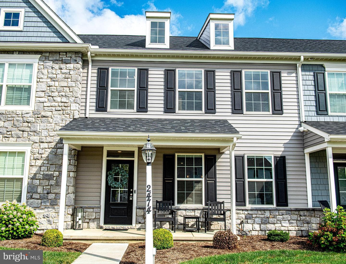 2474 Artesian Way photo 1