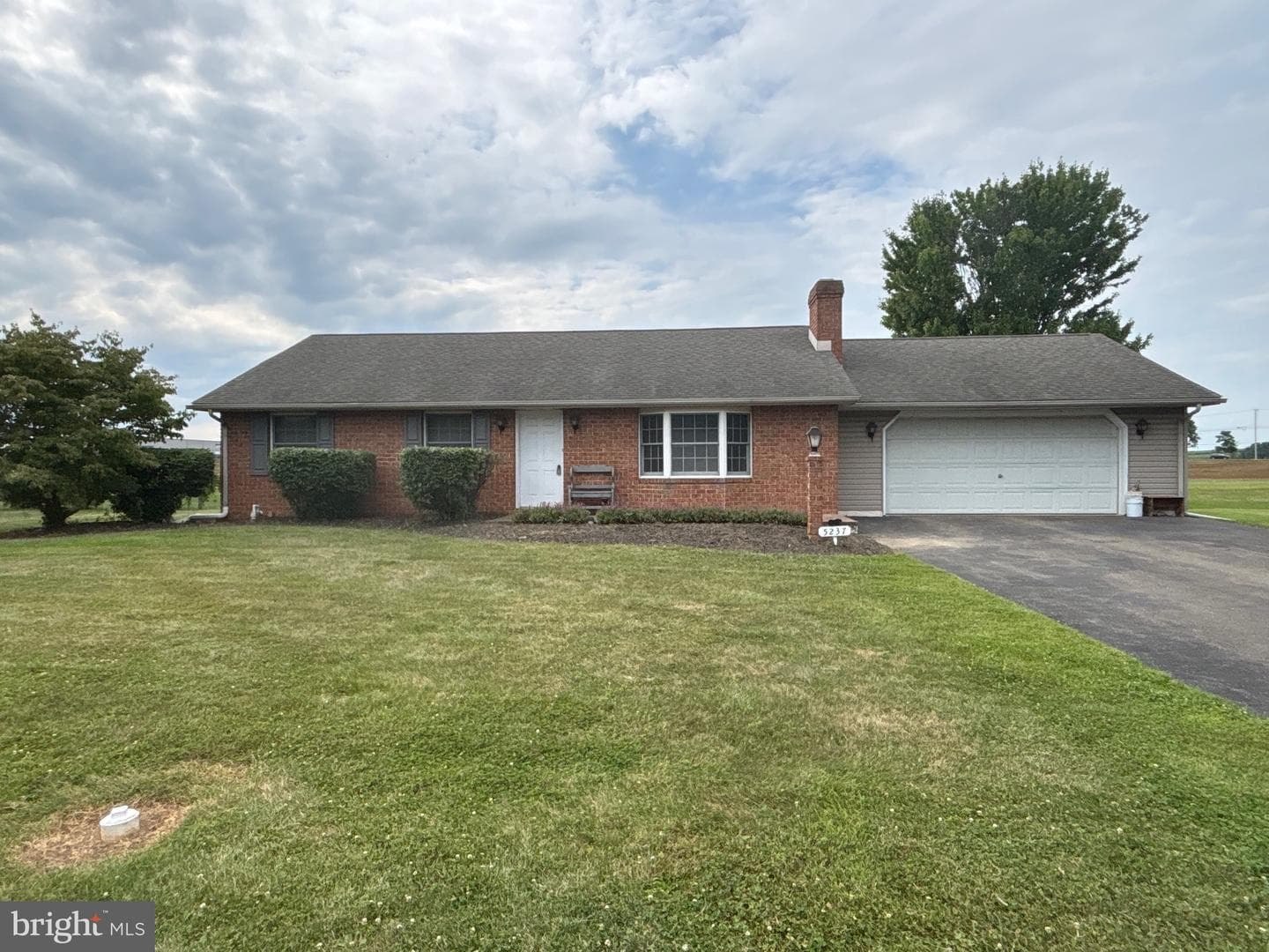 5237 Sunset Lane photo 1