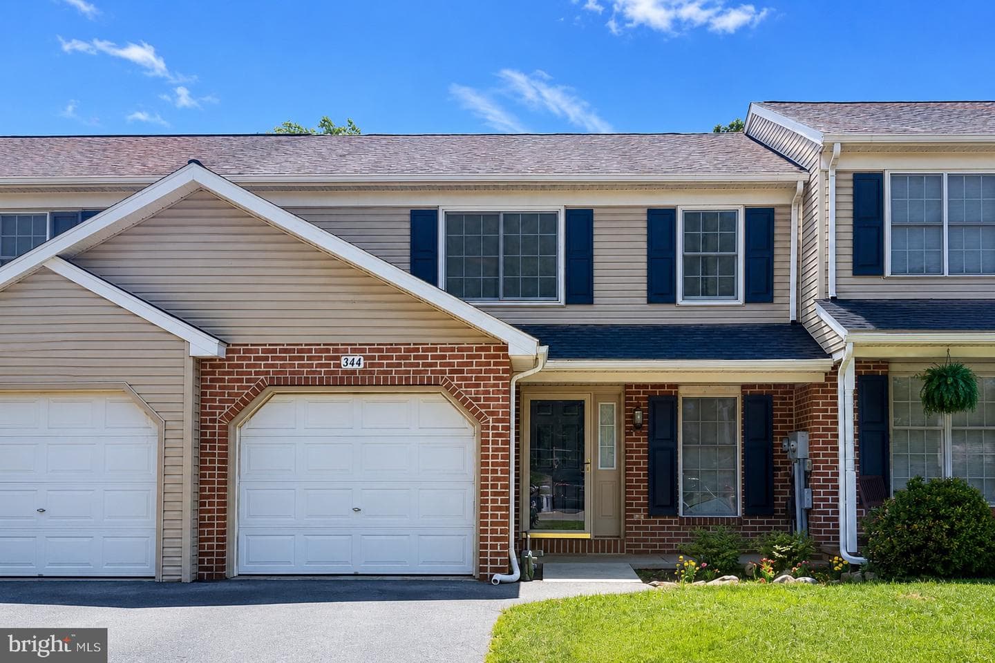 344 Crosswinds Drive photo 1