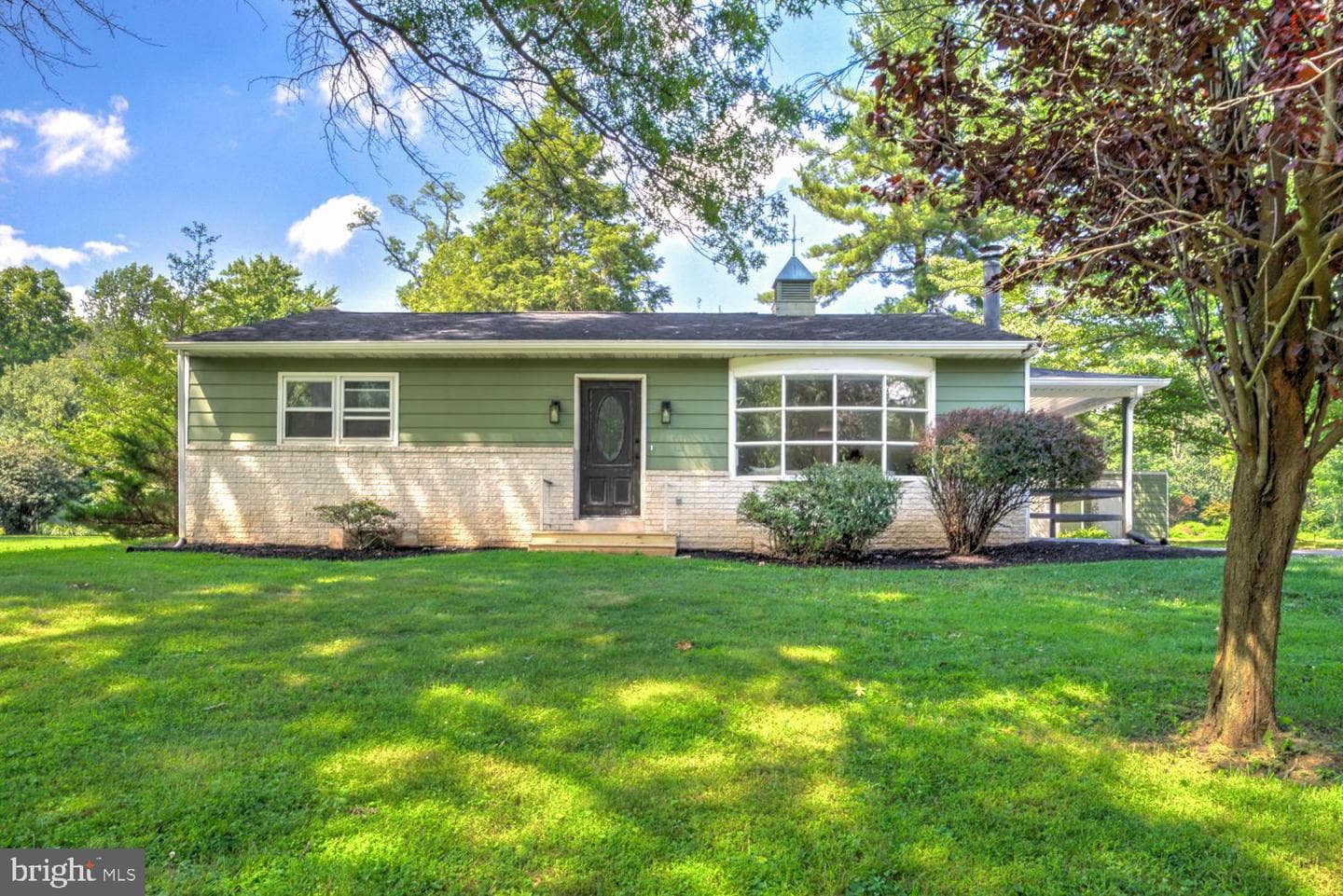 605 Sycamore Drive photo 1