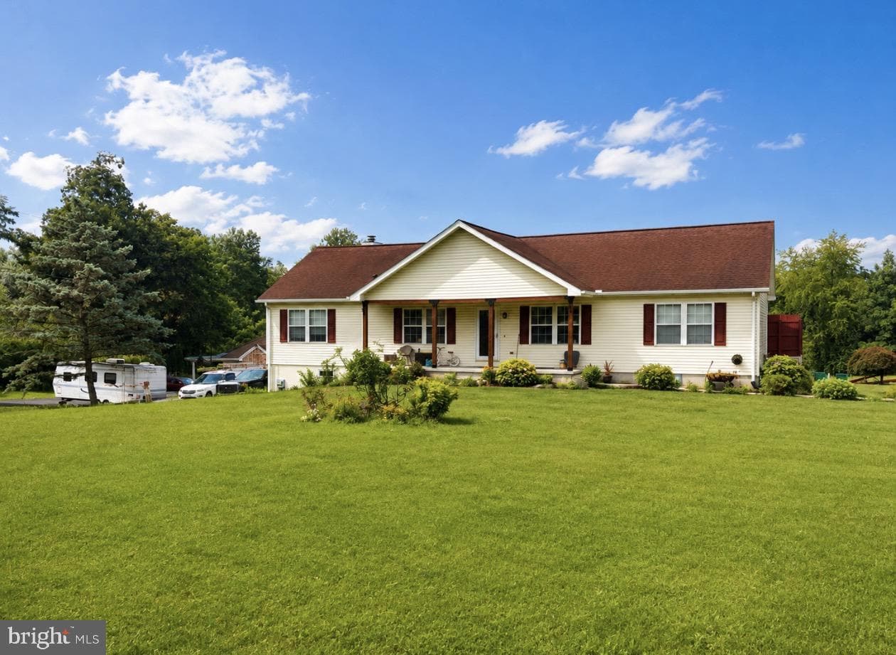 960 Mount Gretna Road photo 1