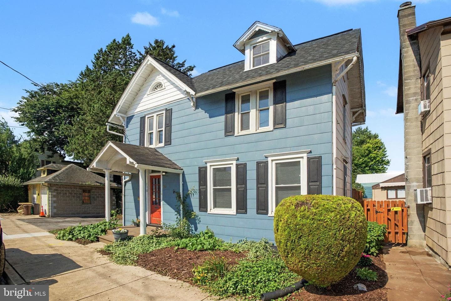 110 N Barbara Street photo 1