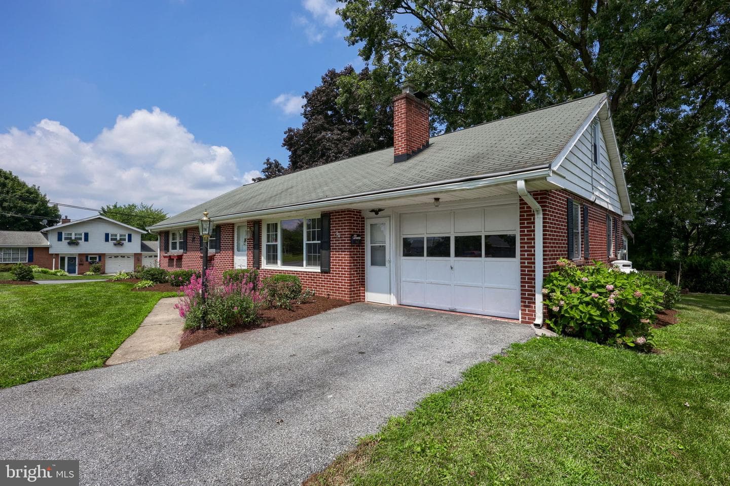 89 Rose Avenue photo 1