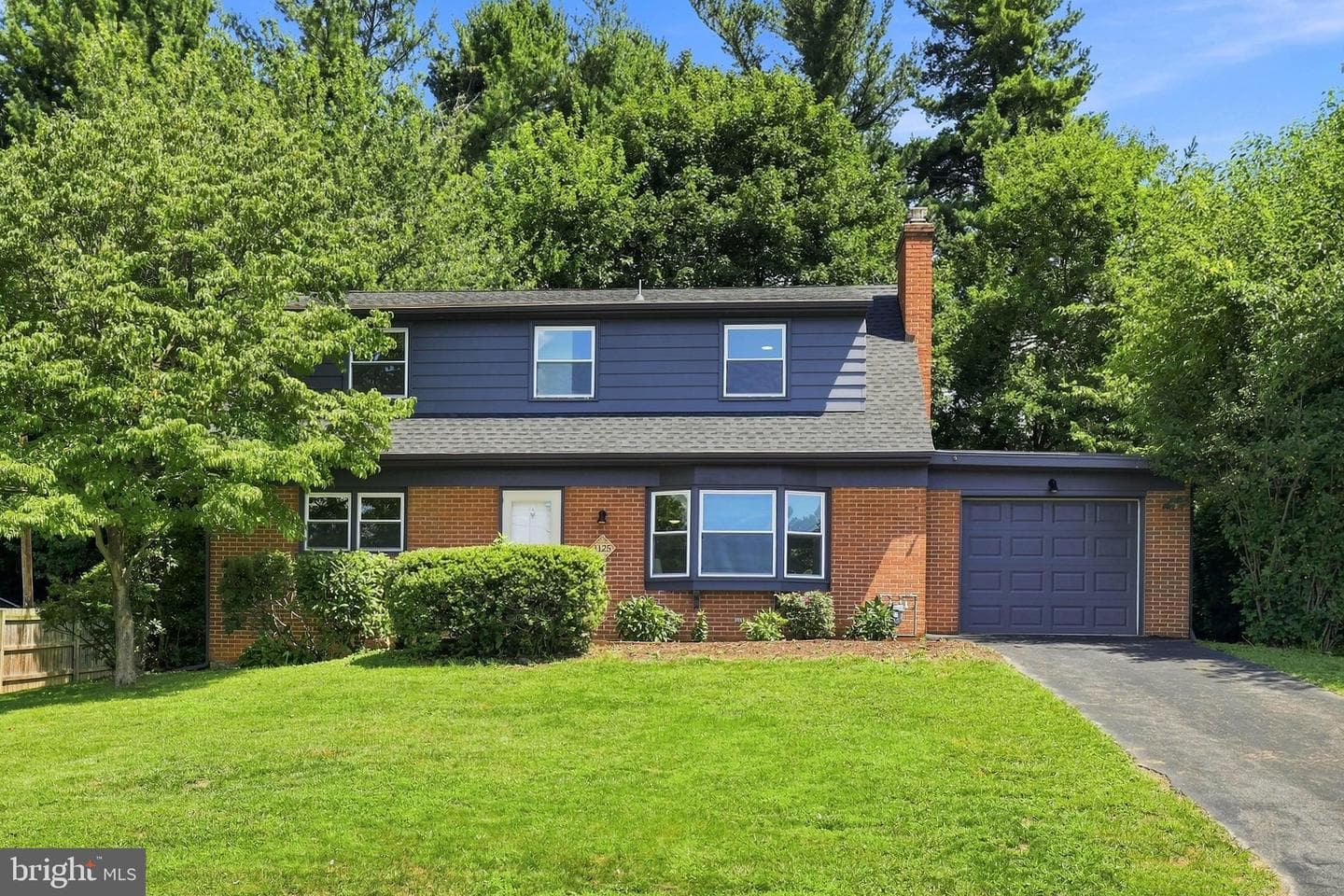 1125 Harriet Avenue photo 1