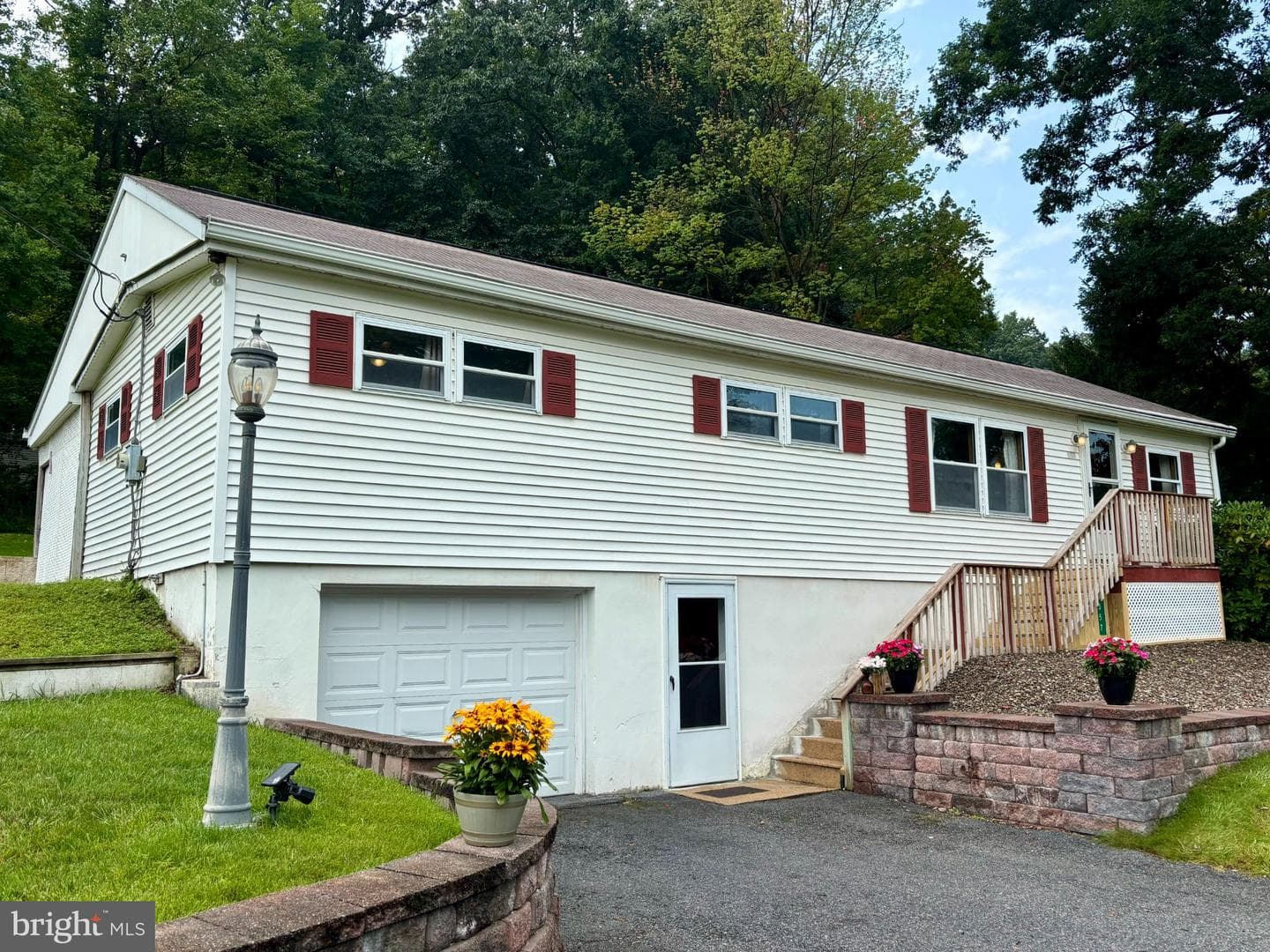 357 Twin County Road photo 1