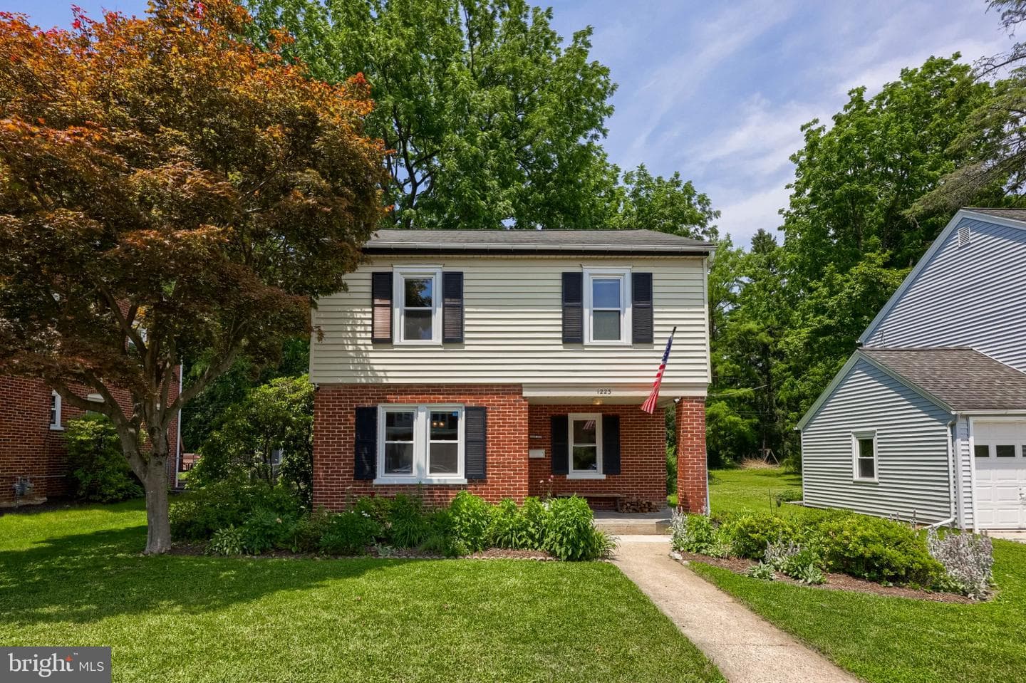 1223 Elm Avenue photo 1