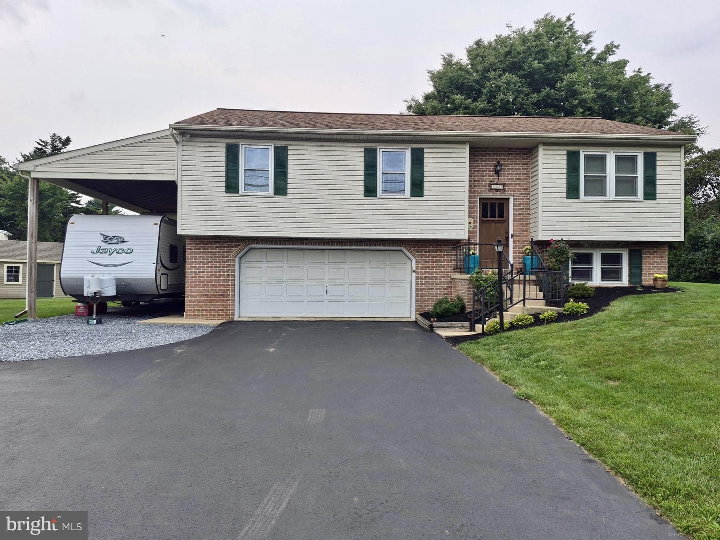 103 Owl Hill Road photo 1