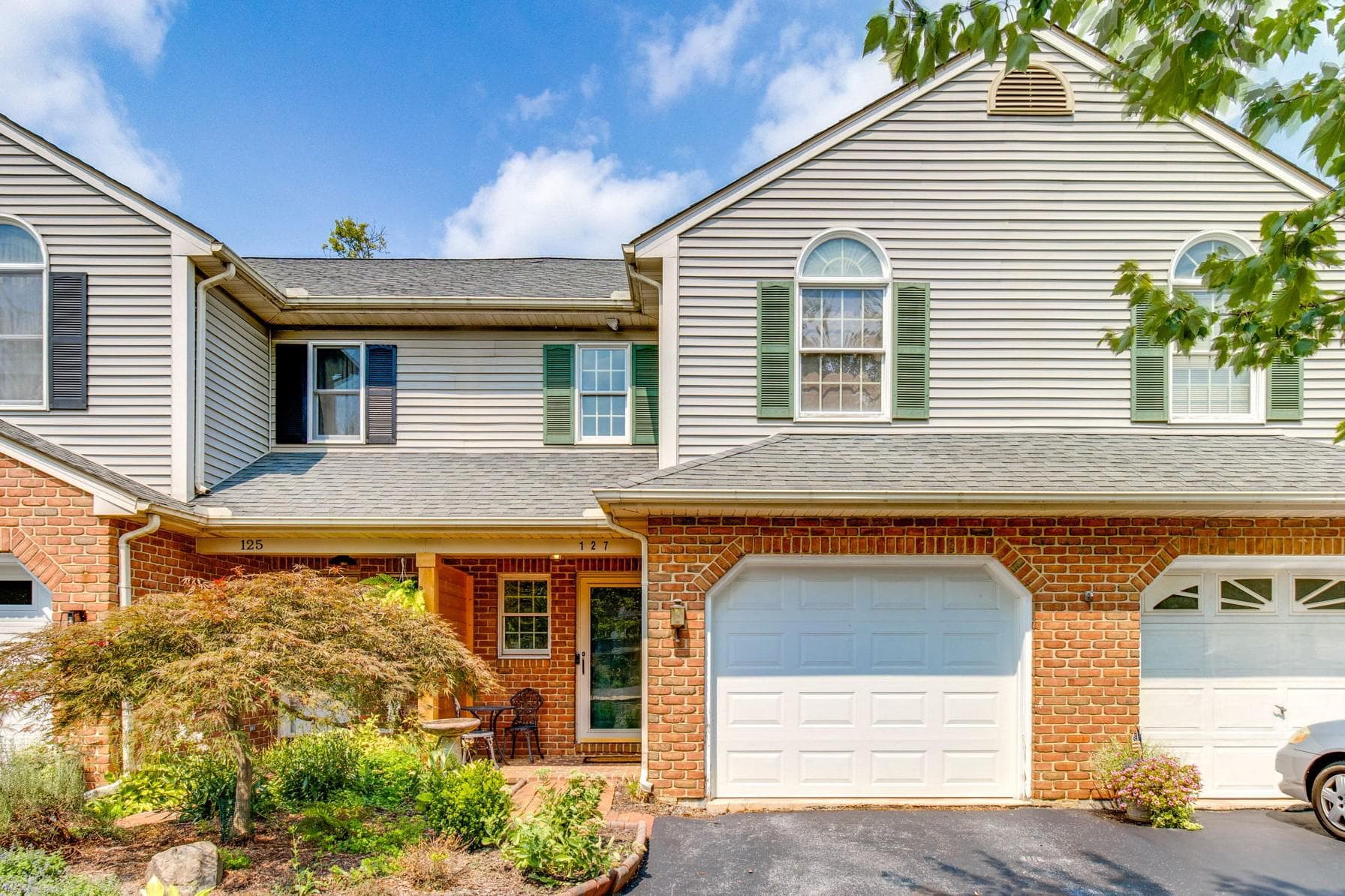 127 Pepperton Court photo 1
