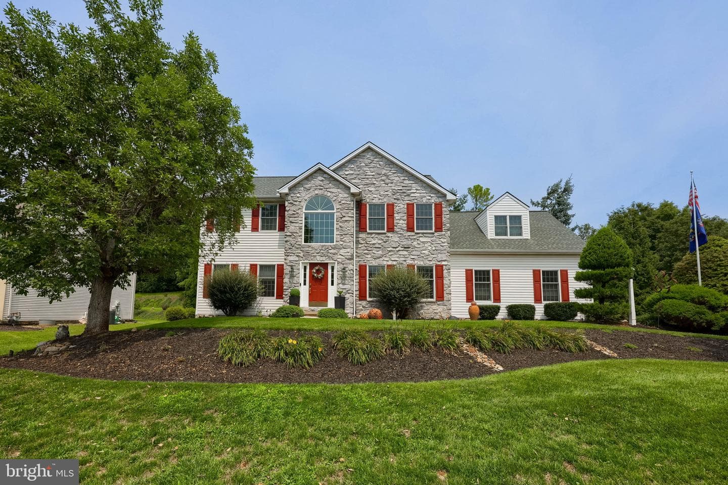 355 Buch Avenue photo 1