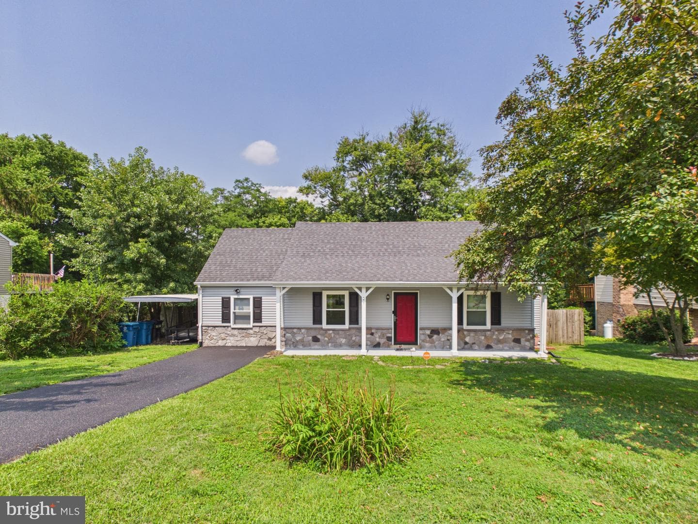 3828 Hillcrest Drive photo 1