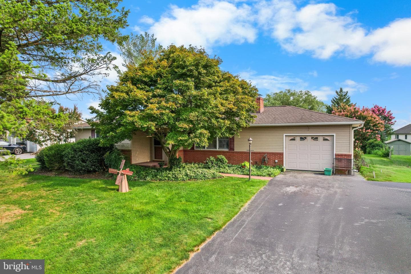 112 Rembrandt Drive photo 1