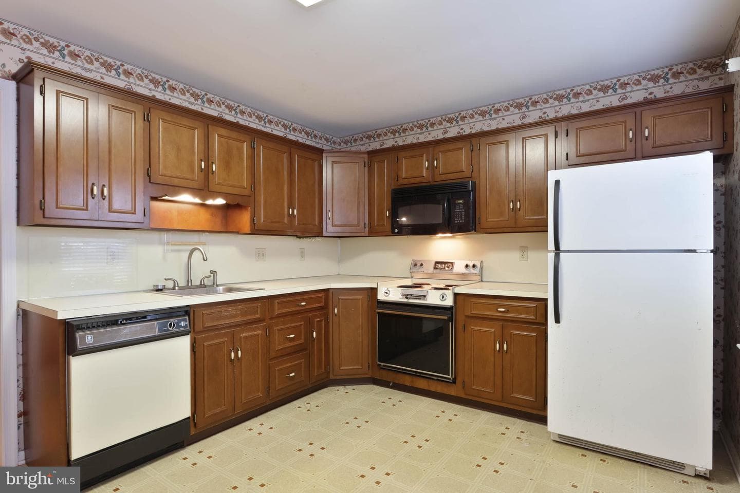 1053 Barnside Road photo 8