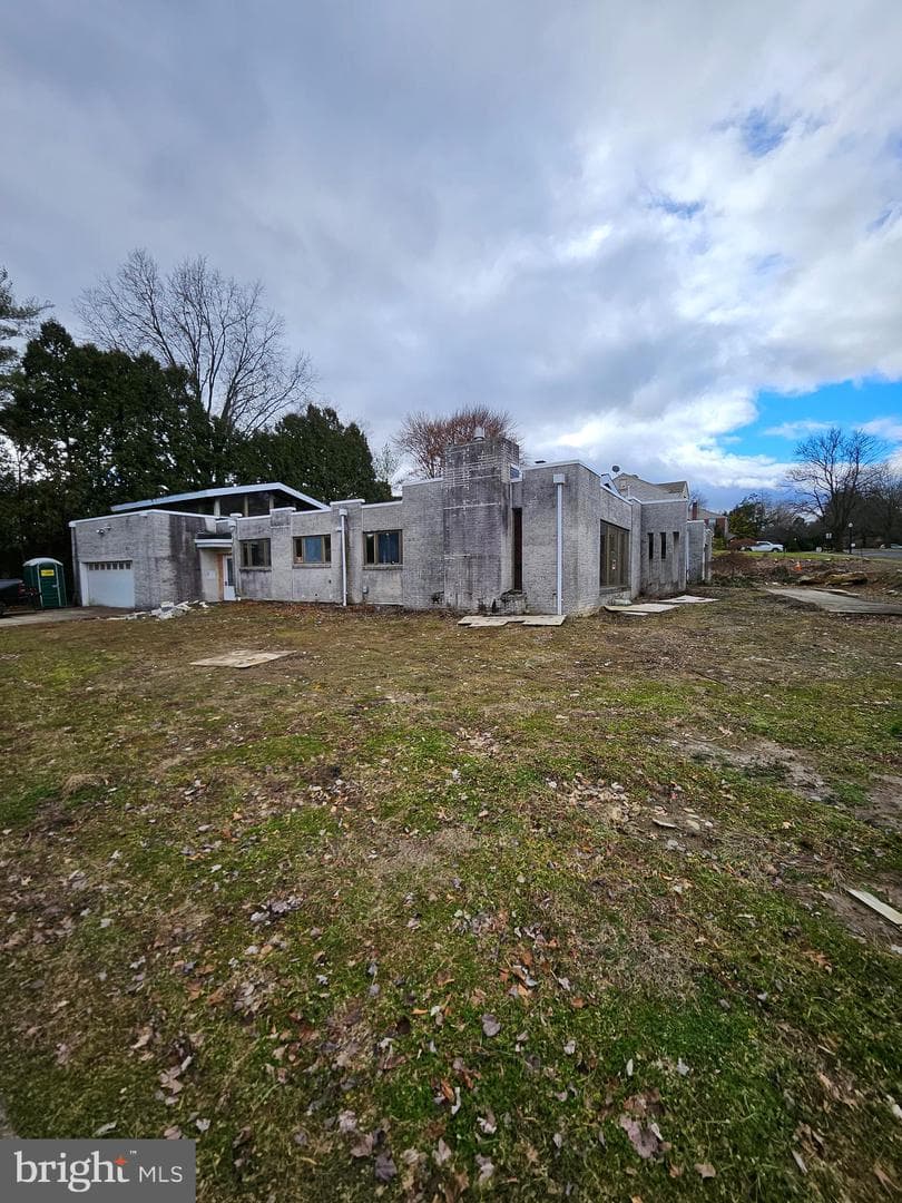 3030 W Livingston Street photo 10