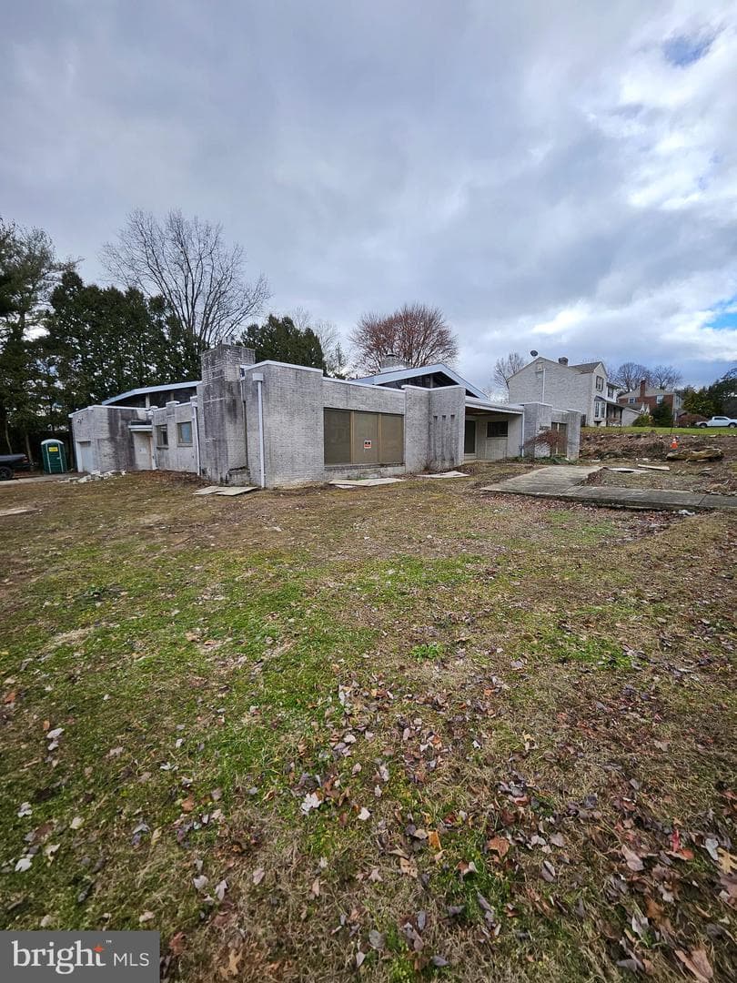3030 W Livingston Street photo 11