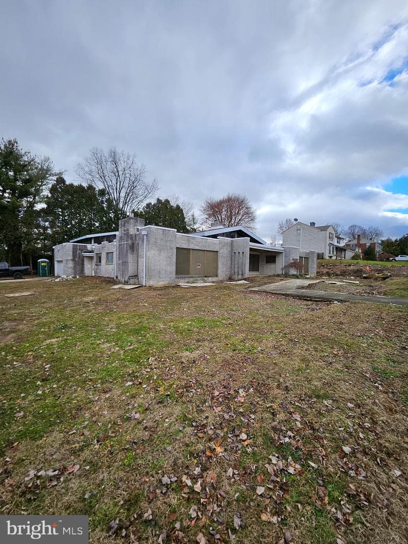 3030 W Livingston Street photo 14