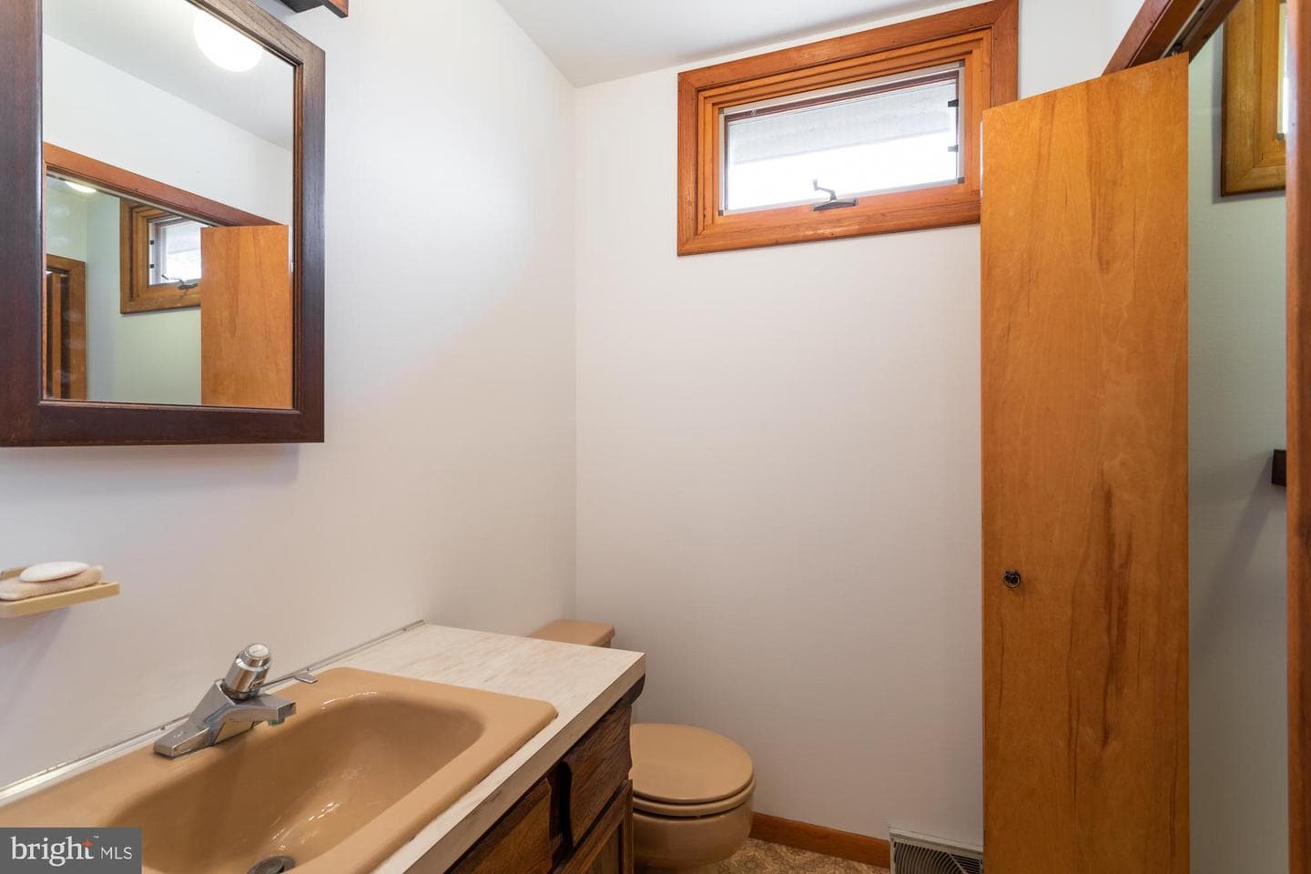 1755 Minesite Road photo 13