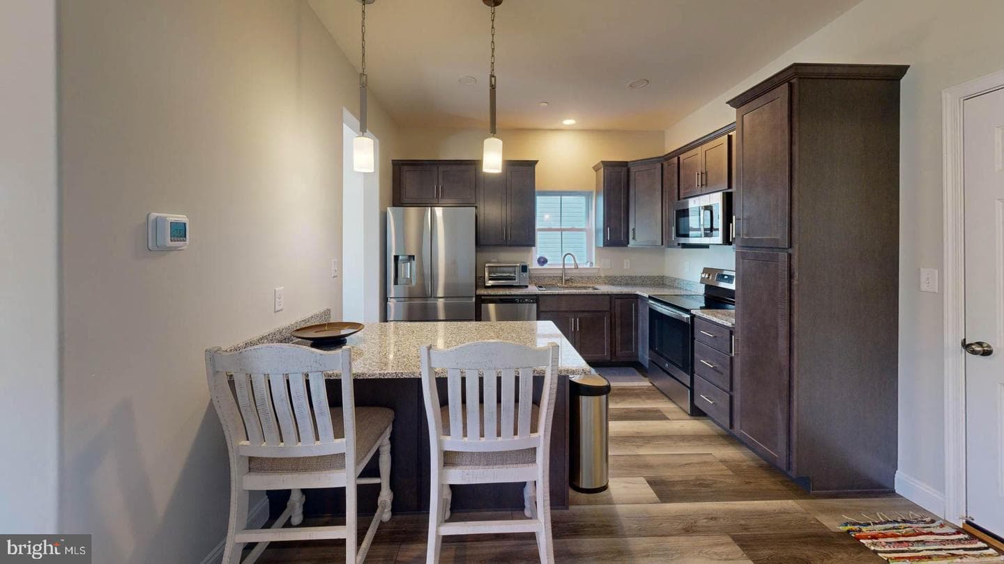 1408 Arch Street photo 12