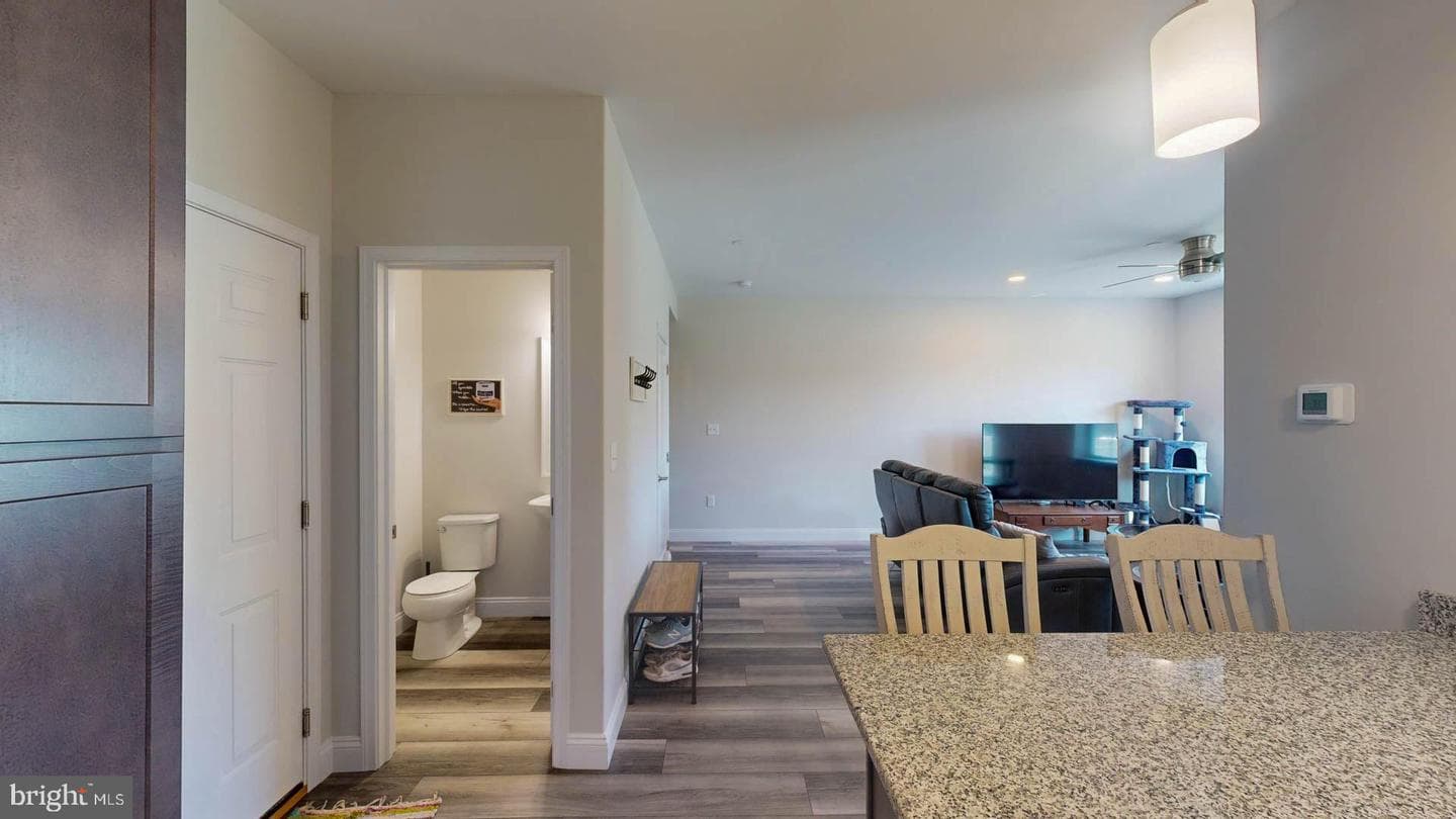 1408 Arch Street photo 19