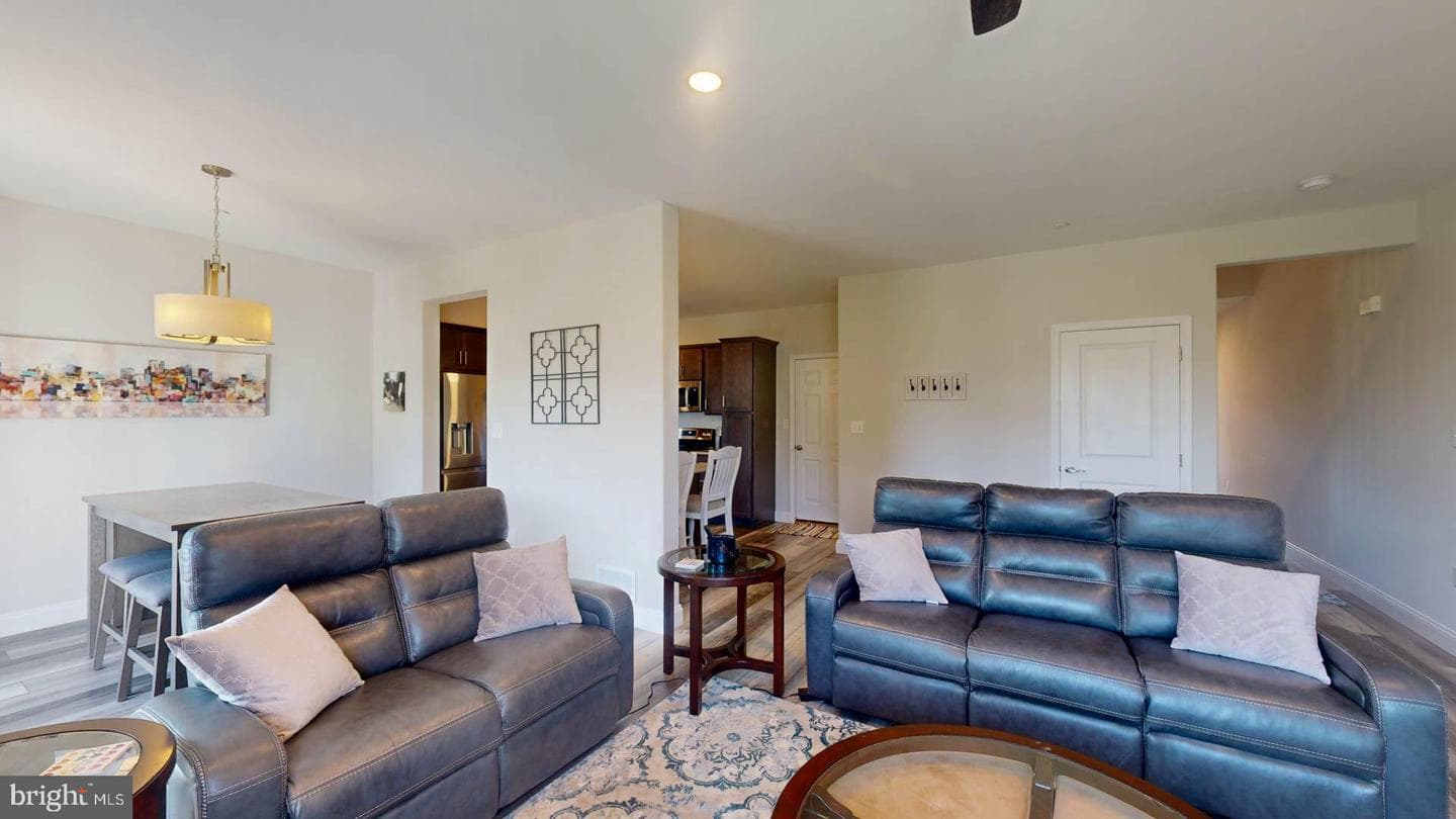 1408 Arch Street photo 23